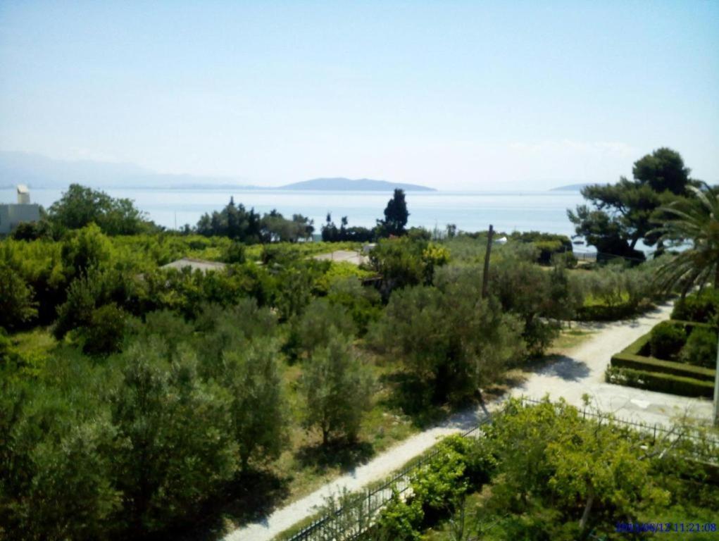 Joseph'S Apartments By The Sea Kaštela Buitenkant foto