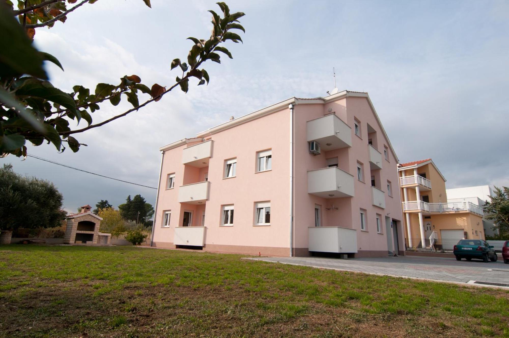 Joseph'S Apartments By The Sea Kaštela Buitenkant foto